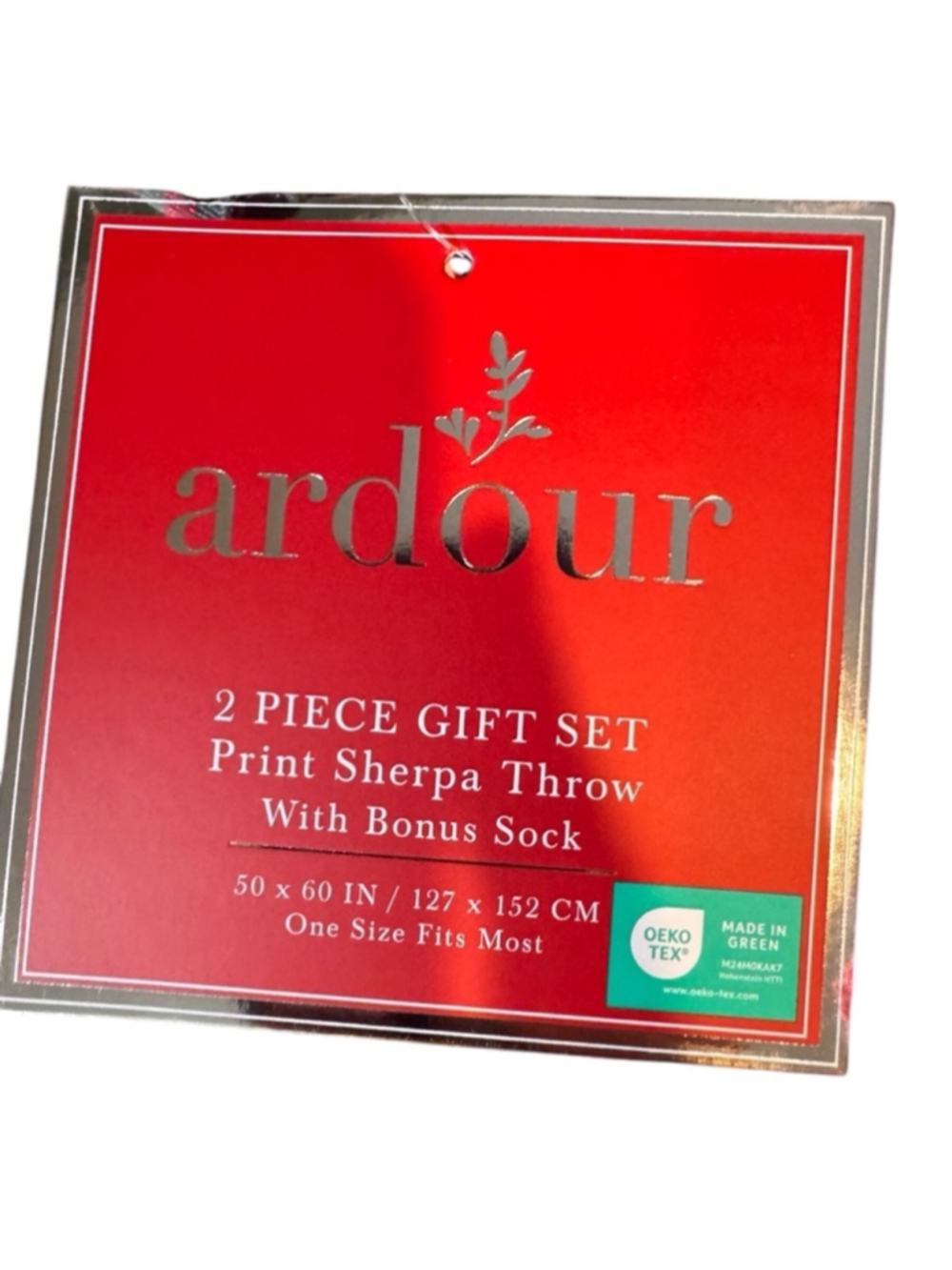 Ardour Red Sherpa Throw Gift Set with socks - Picture 3 of 3